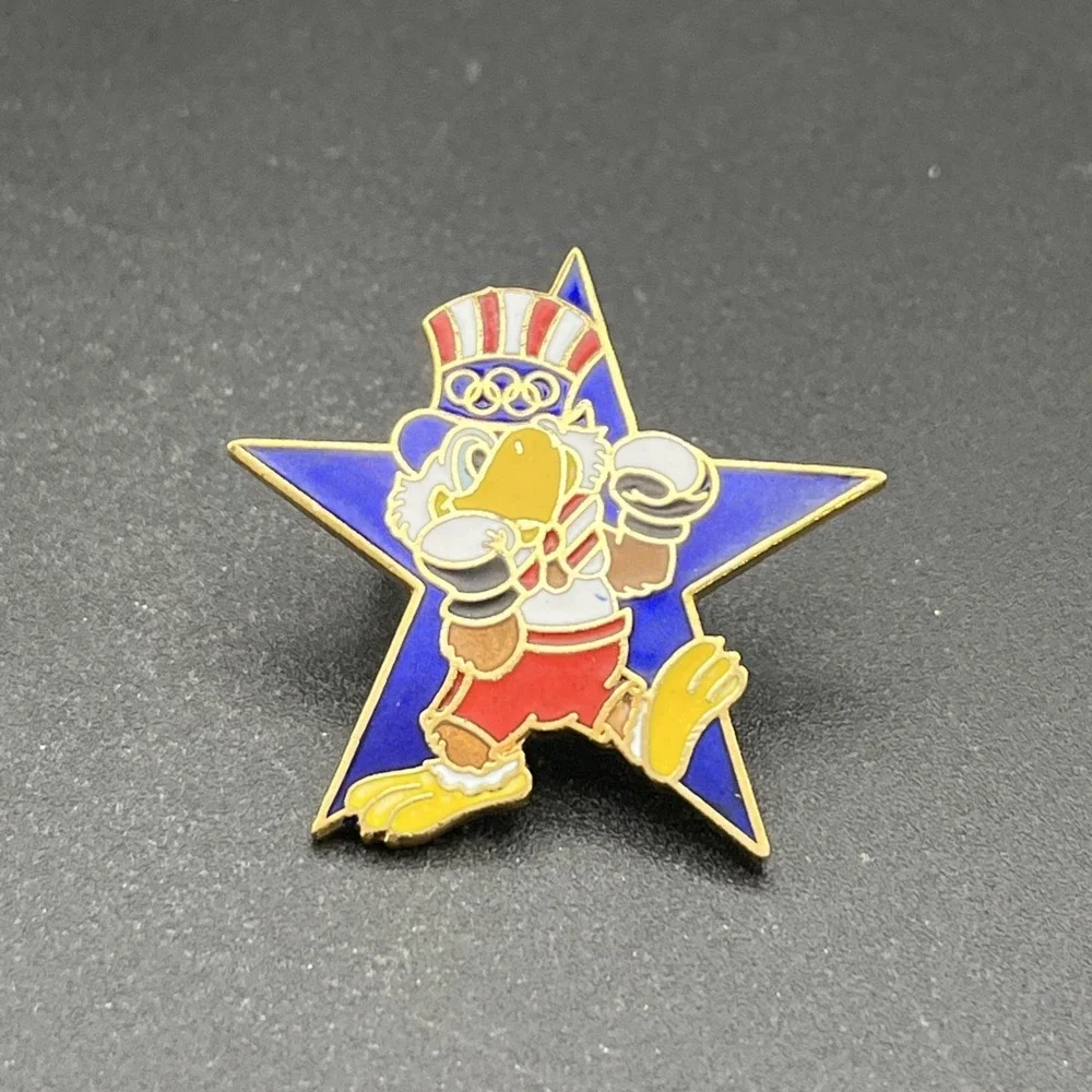 1984 Los Angeles Olympics Sam The Eagle Boxing Event Star Lapel Hat Pin‎